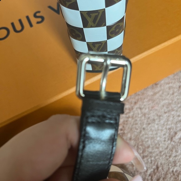 Louis Vuitton Matchmake black Cross Sandle - Picture 11 of 13